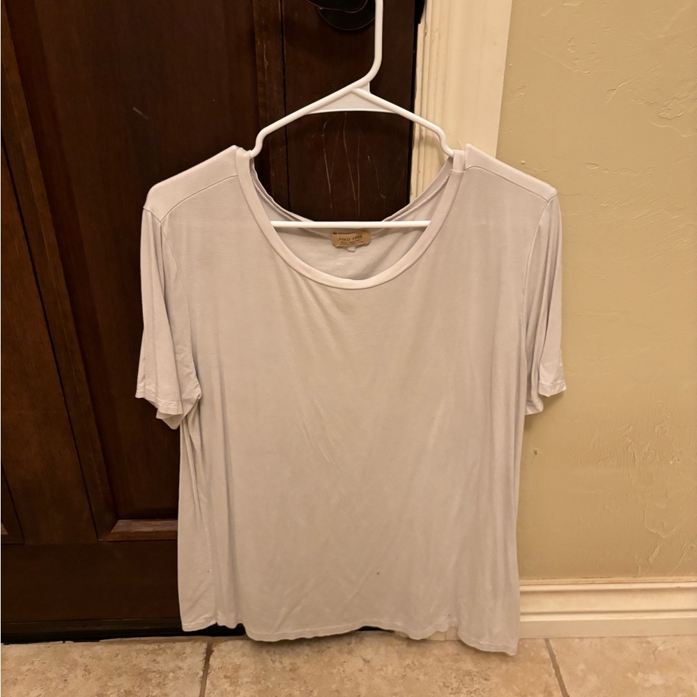 white tee shirt